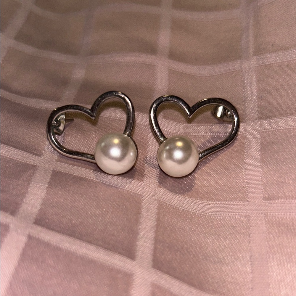 Silver Heart Pearl Earrings